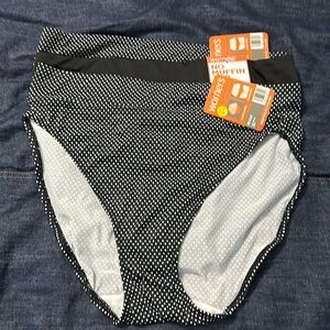 NWT Warner’s hi-cut briefs M/6 (3 pairs)